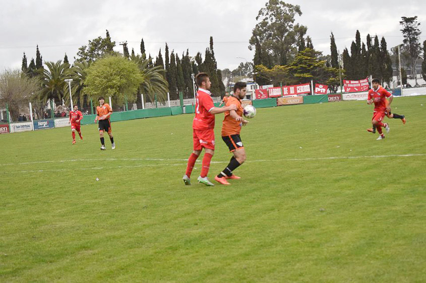 Los Patos perdió con Independiente  y se despidió del torneo marplatense 