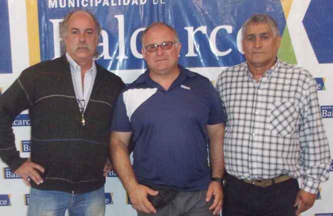 Nueva comisión de la Asociación Atlética Balcarce y carrera de CACCE 