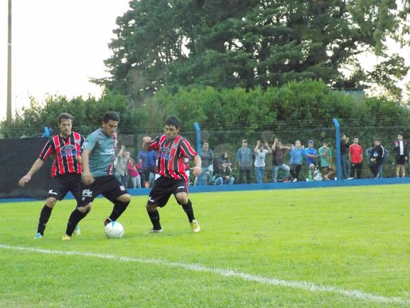 Debut con goleada de Amigos Unidos