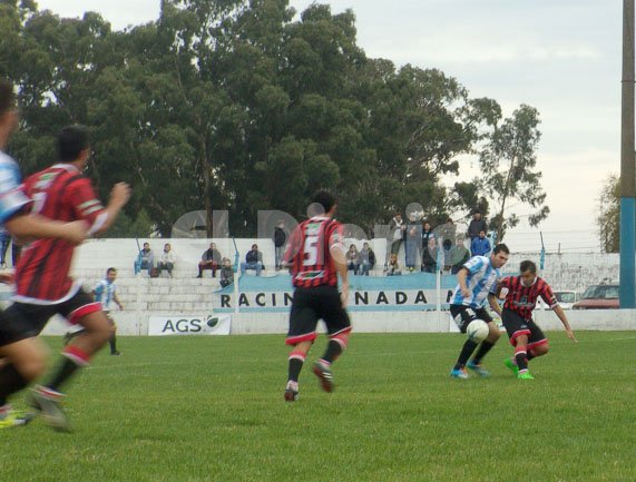 Racing Club lo dio vuelta y es  cómodo puntero de la zona A 