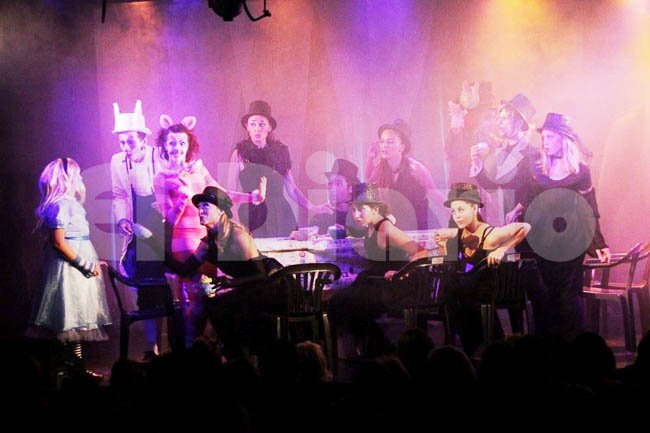 Habrá el domingo teatro gratuito para  grandes y chicos en la sala "Luis Conti"