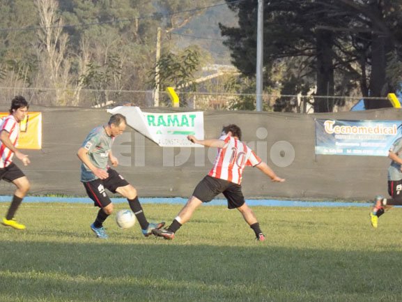 Atlético San Agustín festejó en el final