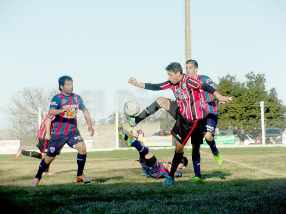 Amigos Unidos y San Lorenzo no se sacaron ventaja 