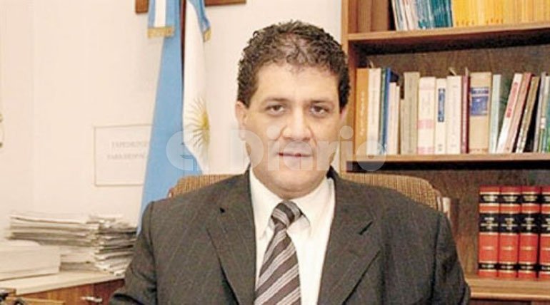 Ahora el juez Arias asegura que "sigue vigente" la suspensión del tarifazo de la luz