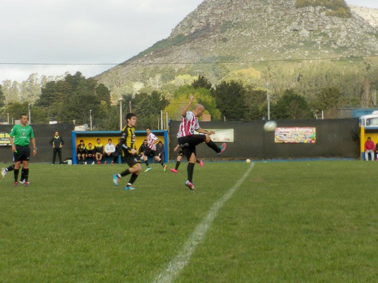 Sportivo Trabajo y San Agustín no se sacaron ventaja 