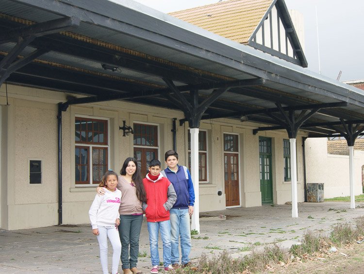 Alumnos de la E.E.S Nº 10 van  "Tras las huellas de la Estación"