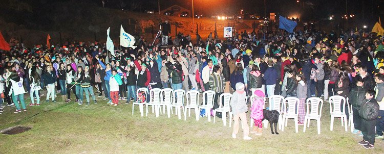 Más de mil jóvenes católicos "invaden" Balcarce