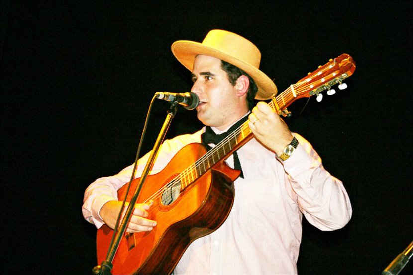 Cristian Mendez en homenaje a Gabino  Ezeiza en el Museo del Bicentenario