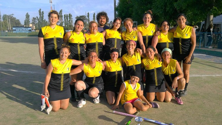 Las "Mamis" de Sportivo se quedaron con la Copa