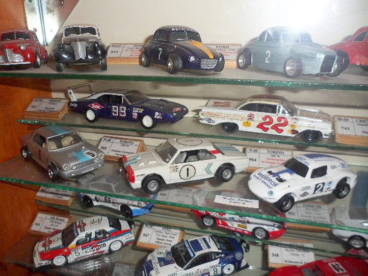 Importante exposición de maquetas de autos de colección del país, el sábado en el Museo Fangio