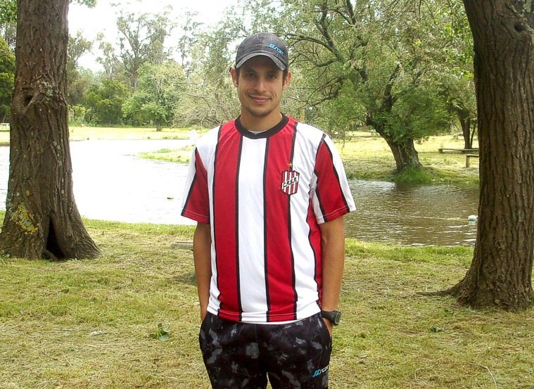 Ezequiel Mazzilli "voló" en la "Aventura Atlética"