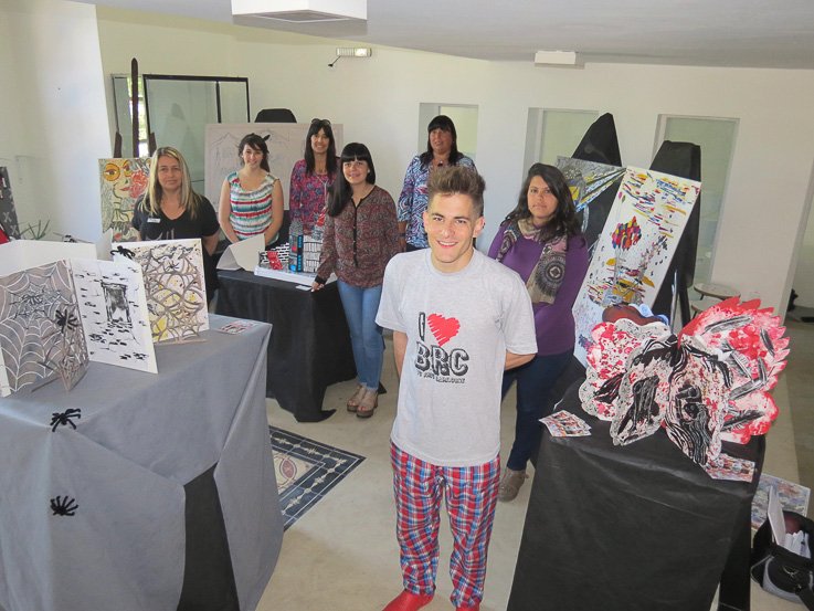 Alumnos de la Escuela de Arte exhiben producciones