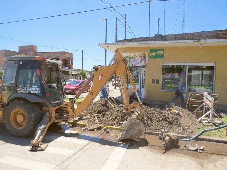 Empezó el recambio de válvulas para eliminar  las pérdidas en la red de distribución de agua