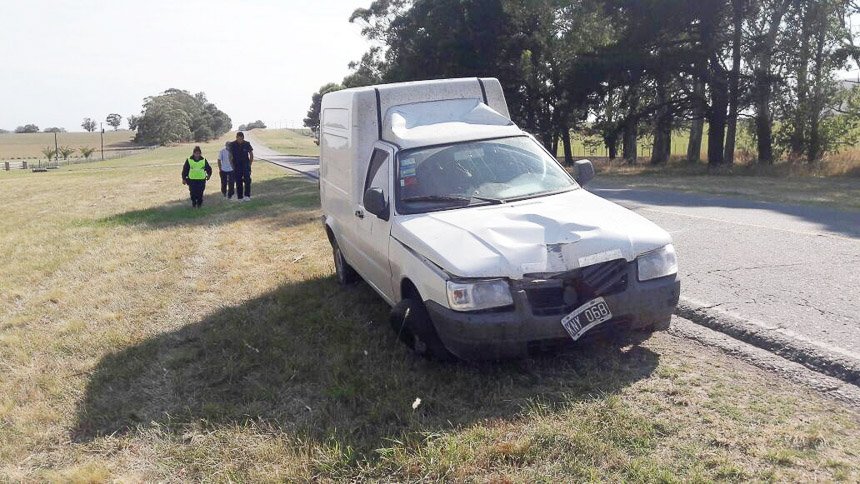 Por una falla mecánica impactó  contra un cartel de señalización