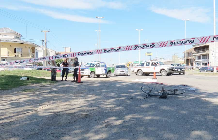 Ciclista murió al ser aplastado por un camión