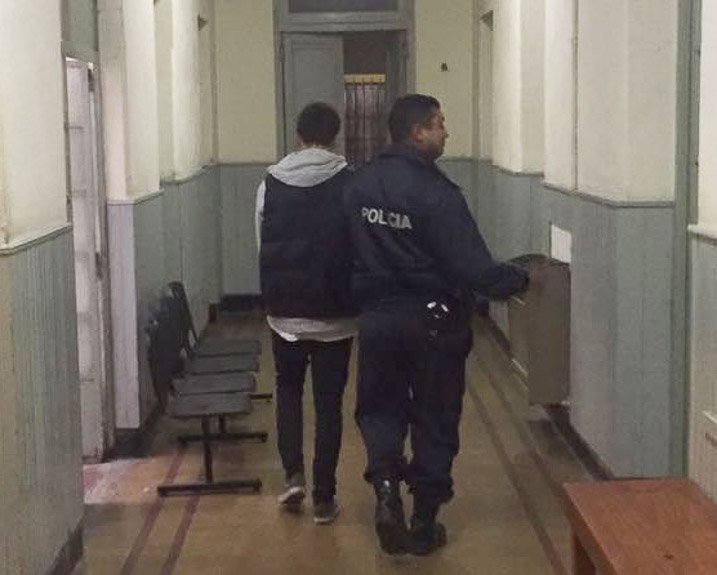 Ebrio y agresivo