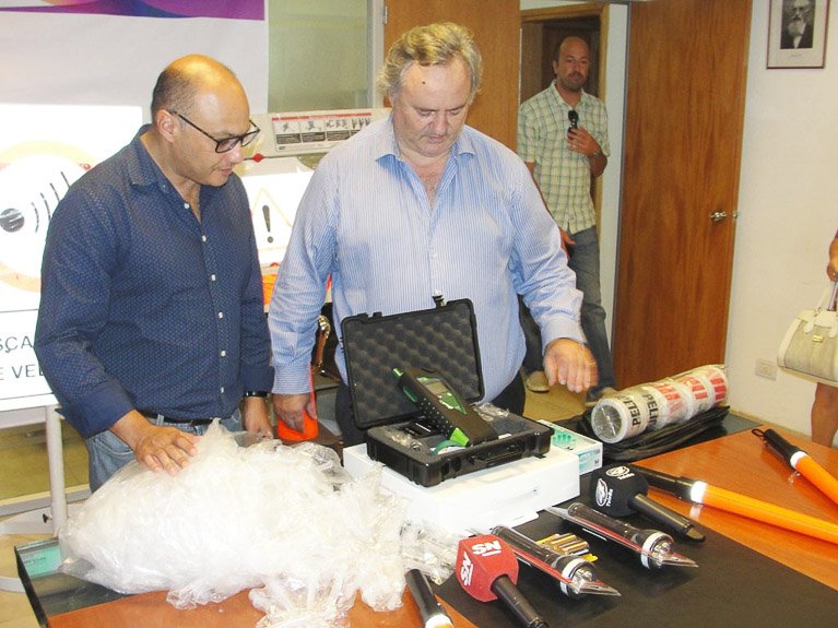 Escrituras y elementos de seguridad  se entregaron en sendos actos el sábado
