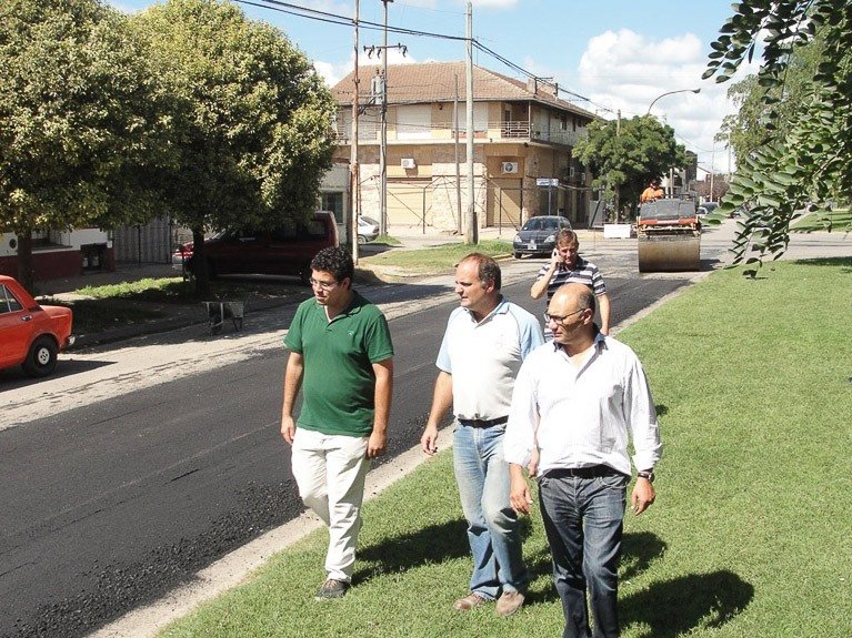 Reino afirmó que Balcarce tendrá "dos años de obra pública sin parar"