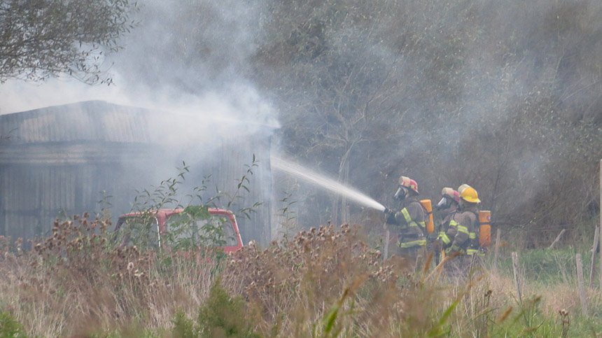 El fuego consumió totalmente una casilla