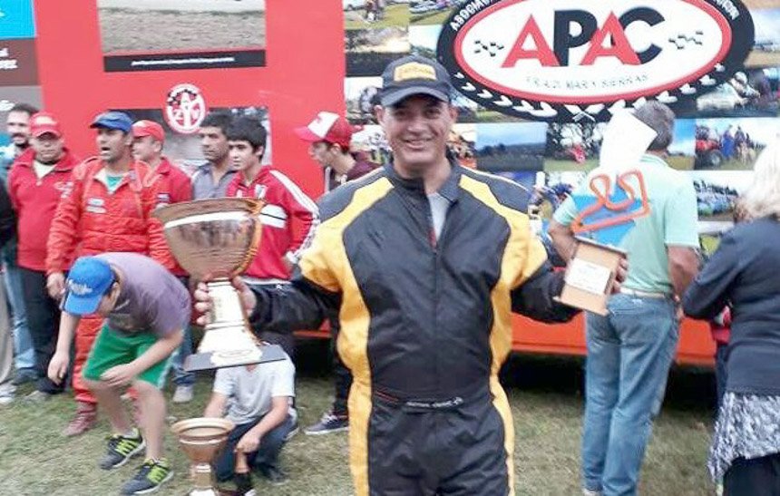 Junco dominador absoluto en el "Arbolito"