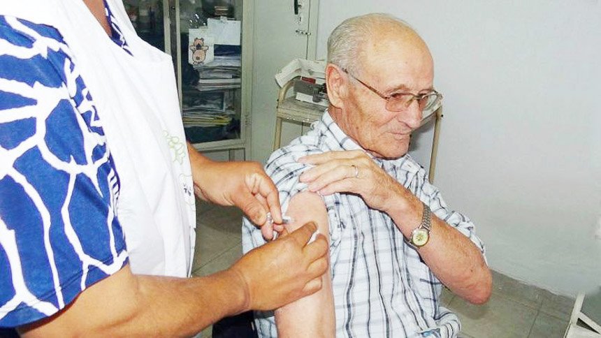 Las farmacias ya disponen de vacunas antigripales del PAMI