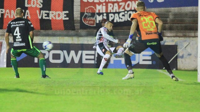 Telechea alcanzó los cien partidos en Primera