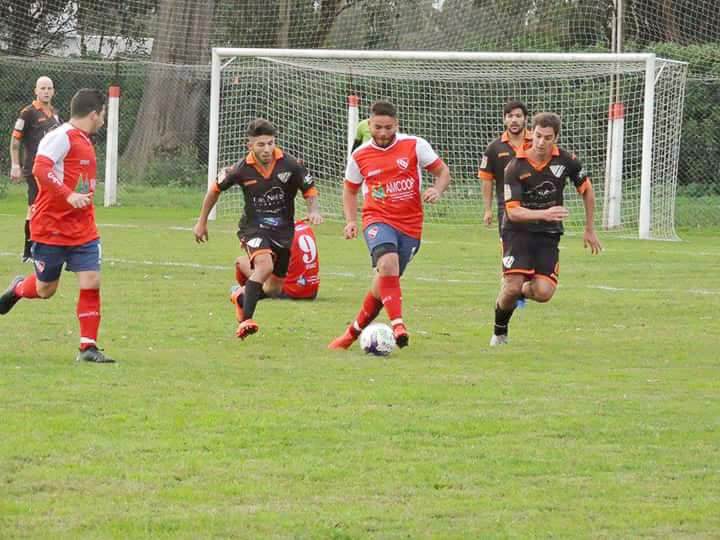 Los Patos empató y clasificó a la zona Campeonato 