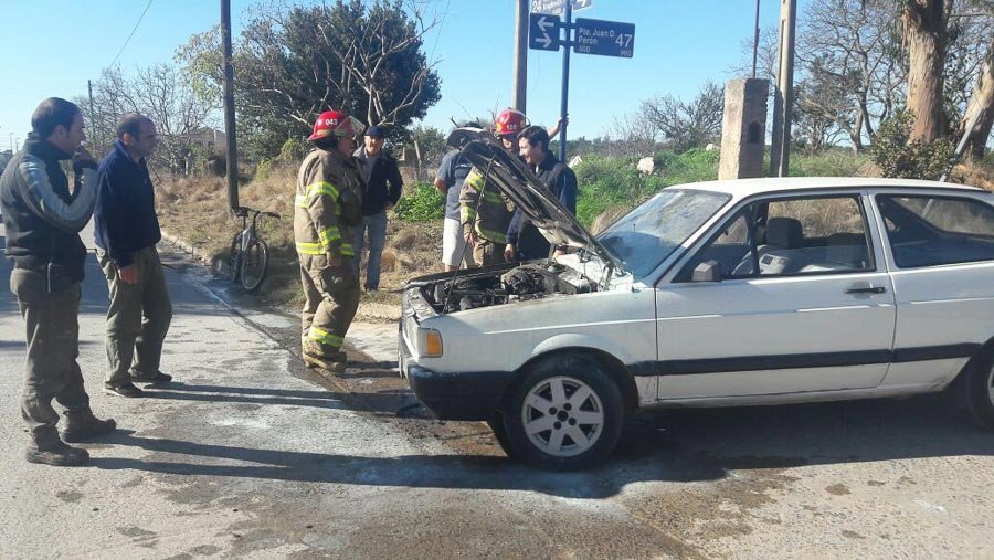 Incendio afectó a un automóvil