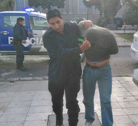 Amenazó a su expareja además  de violar una orden judicial