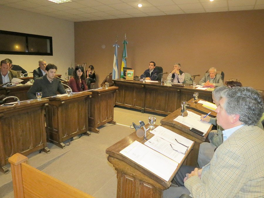 Causó enojo en Cambiemos un proyecto de Petruccelli cuestionando a un funcionario