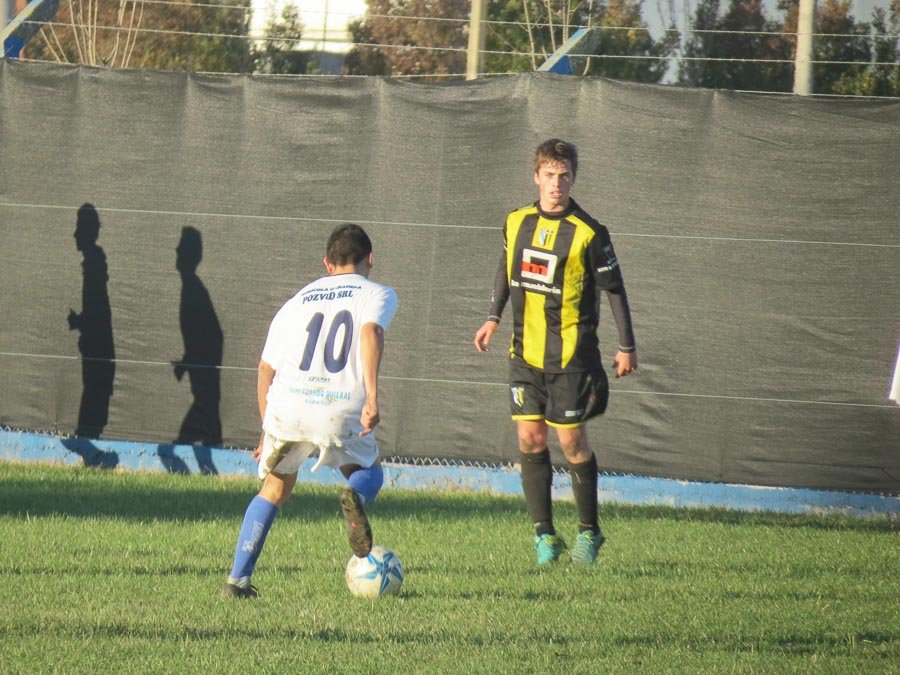 Sportivo Trabajo ganó 2 a 1 