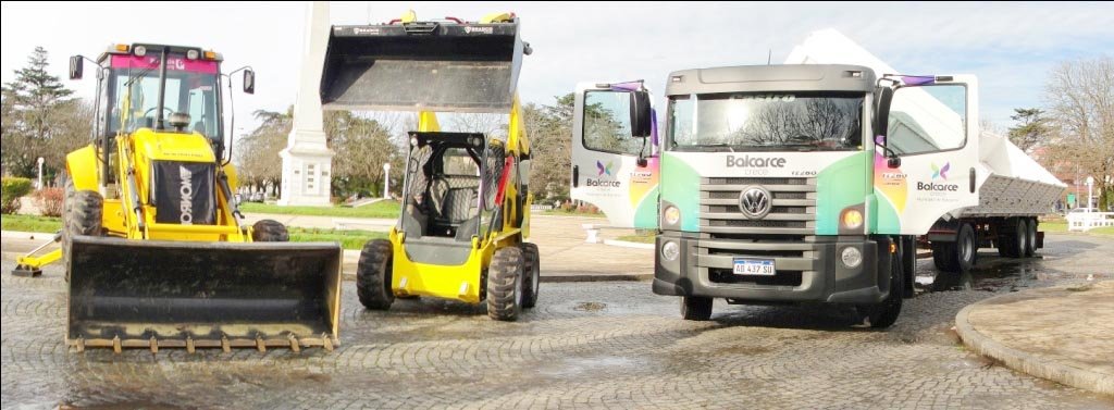 El Municipio presentó maquinaria  vial recientemente adquirida
