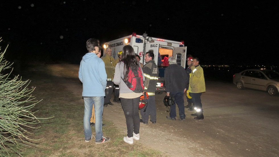 Una familia  fue rescatada por los Bomberos en «La Barrosa»
