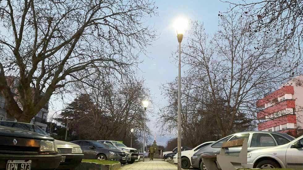 Avanza el recambio de luminarias  por lámparas led en la avenida Kelly