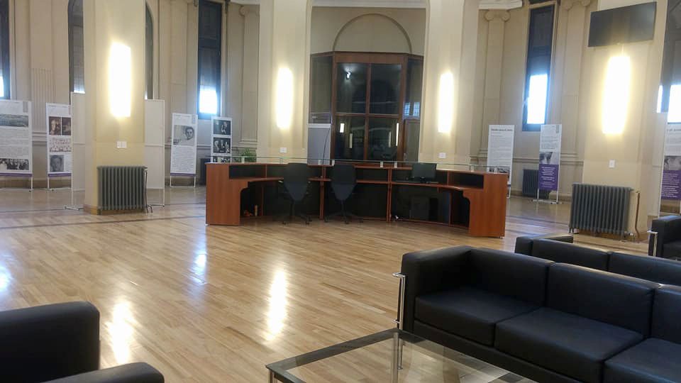 Se inauguró la muestra "La voz del corazón" y se  produjo la reapertura del hall en la Municipalidad