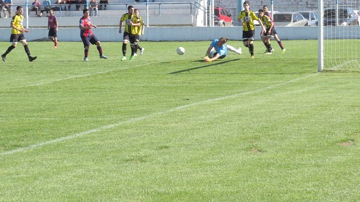 Sportivo Trabajo dio un gran paso  pensando en los "play off" 