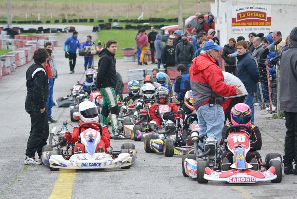 La AKDS y el Karting Regional corren juntos en Balcarce