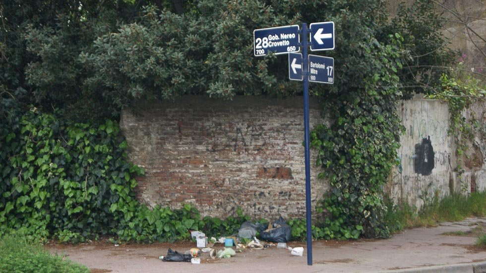 Basural a metros de pleno centro