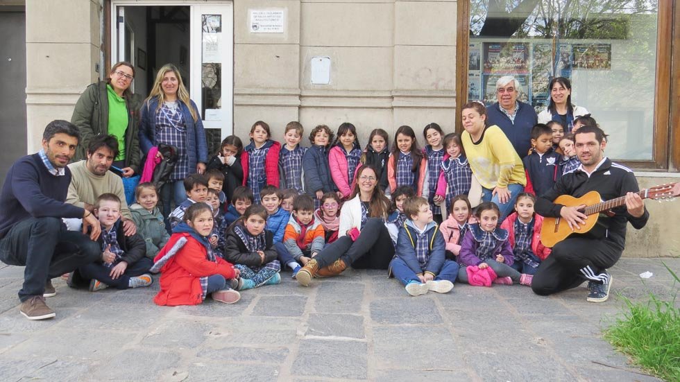 Visita educativa a El Diario de niños del Jardín Parroquial "Emilio Lamarca"