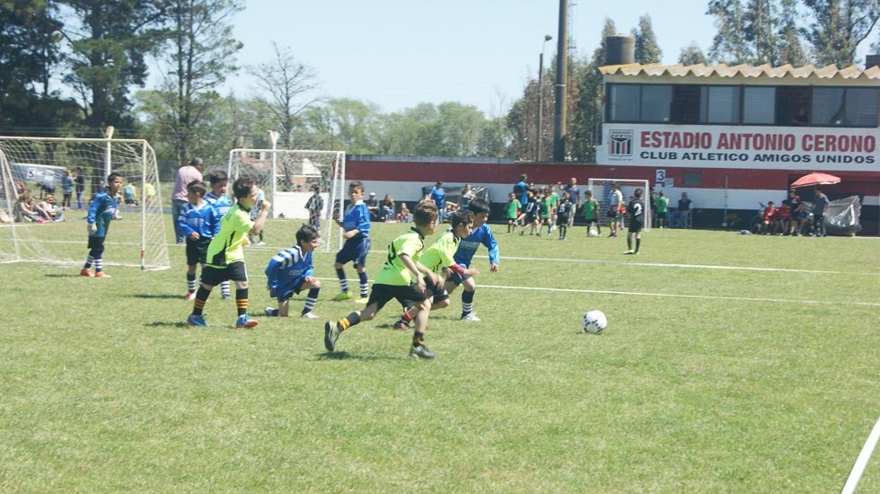 Más de 400 chicos estuvieron  presentes en un encuentro recreativo