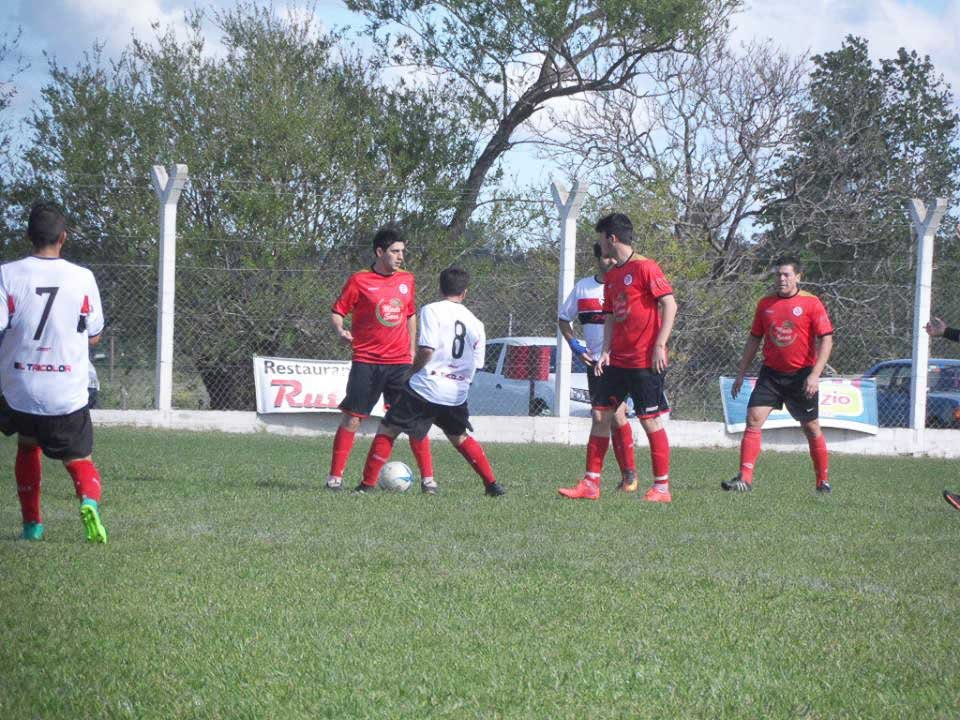  Ajustada victoria de Amigos Unidos ante Estudiantes 