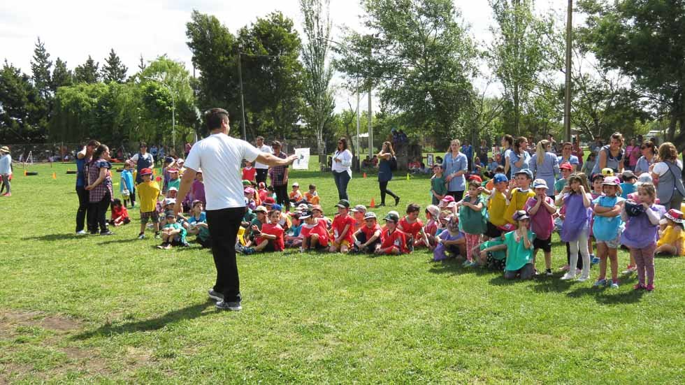 Los "jardineritos" llenaron ayer de  color y alegría el predio de "Los Patos"