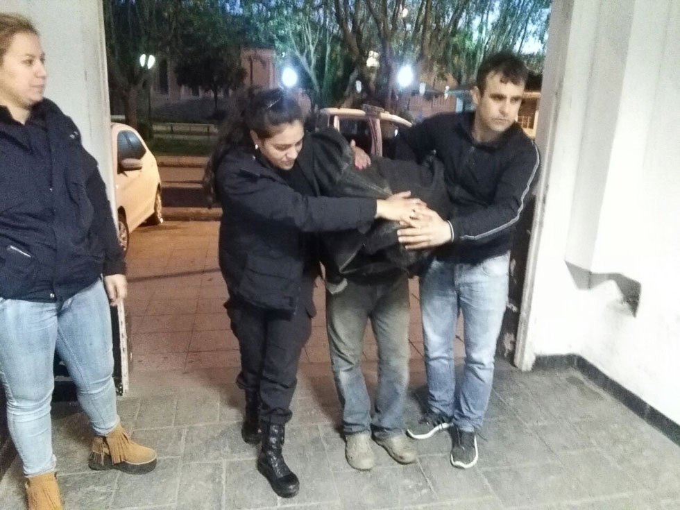 Aprehendido por intento de agresión a una agente policial