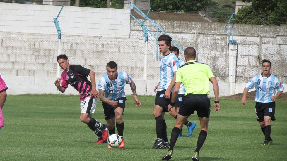 Racing se despidió de local con una derrota