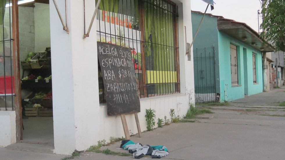 Roban en plena tarde  en una verdulería