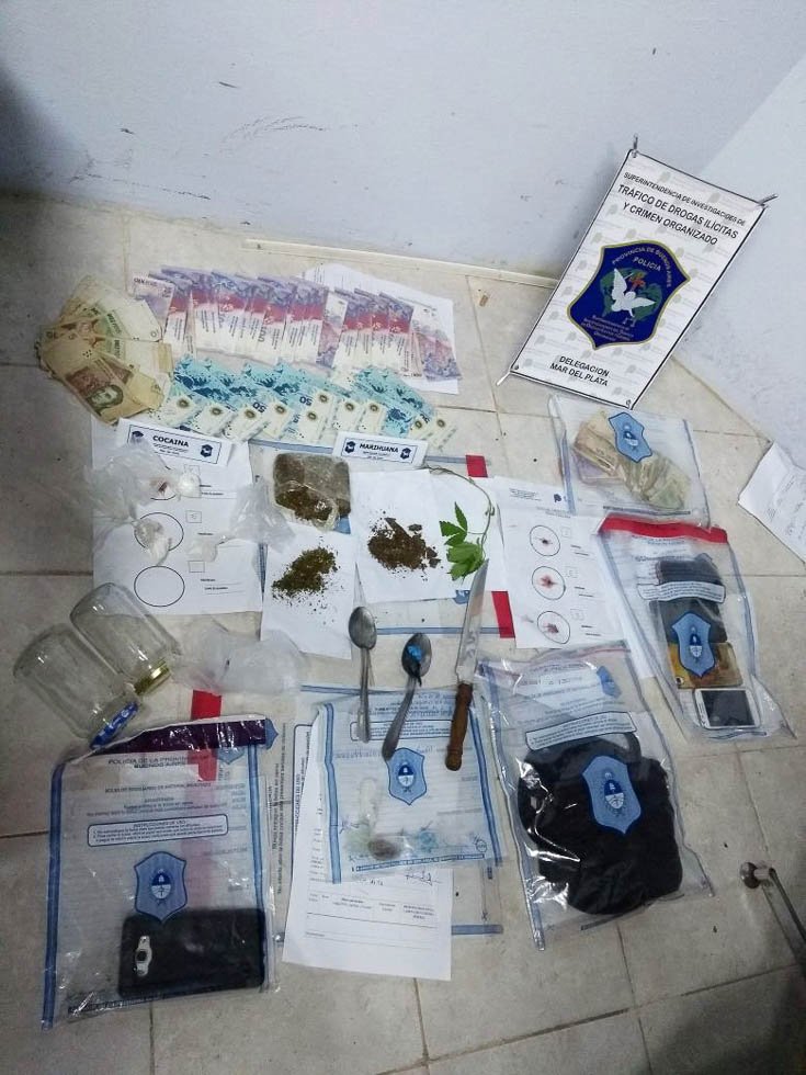 En allanamientos  por venta de droga detienen a dos mujeres e incautan estupefacientes