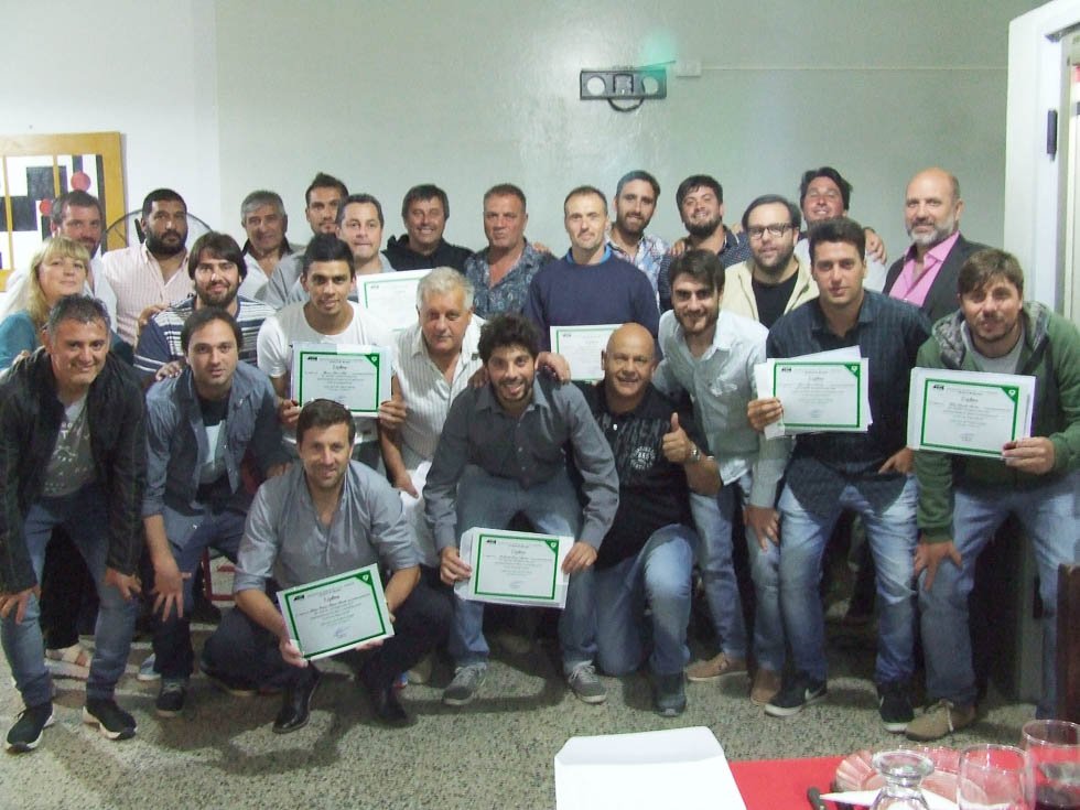 Se graduaron los primeros Instructores de Fútbol Infantil 