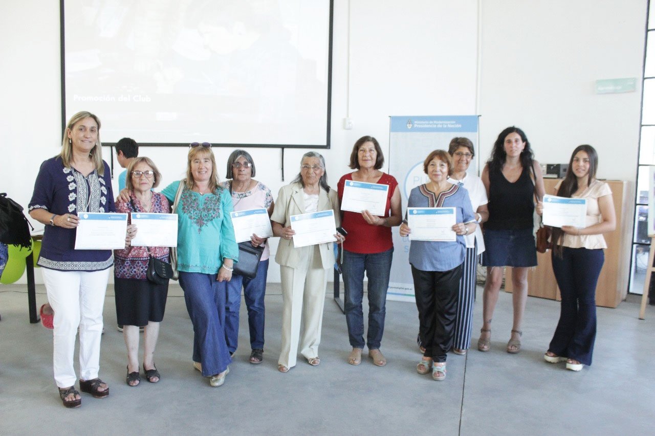 Los primeros egresados del Club Social  de Innovación recibieron sus diplomas 