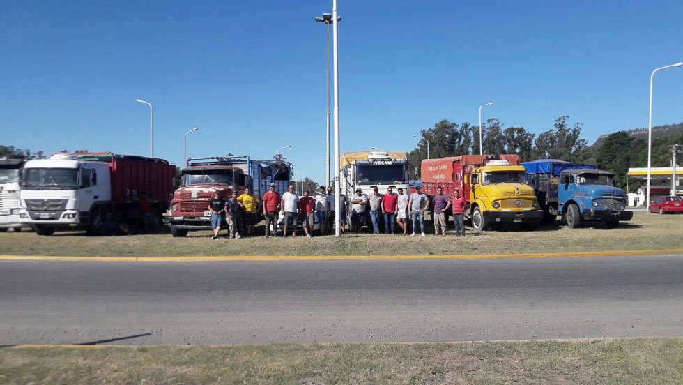 Paran camioneros: Reclaman mejores tarifas
