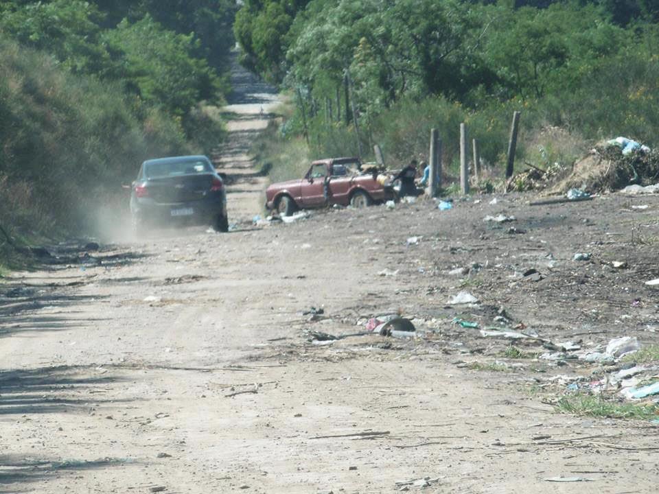 Siguen arrojando basura en la cava de 47 y 48